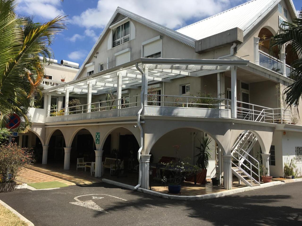 Hotel Residence Le Phoenix Saint Pierre Eksteriør billede
